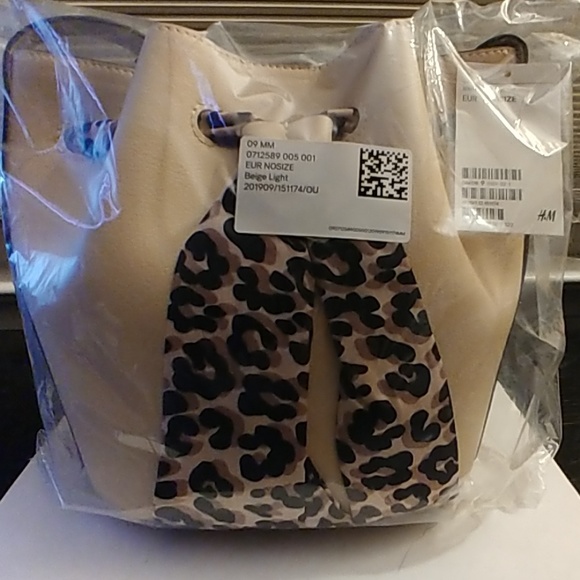h and m bucket bag